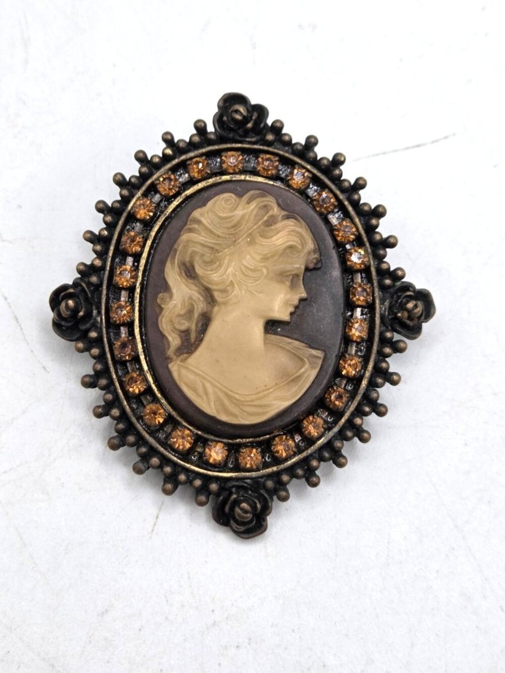 Vintage Victorian-Style Cameo Brooch With Amber Rhinestone Accents & Bronze-Tone